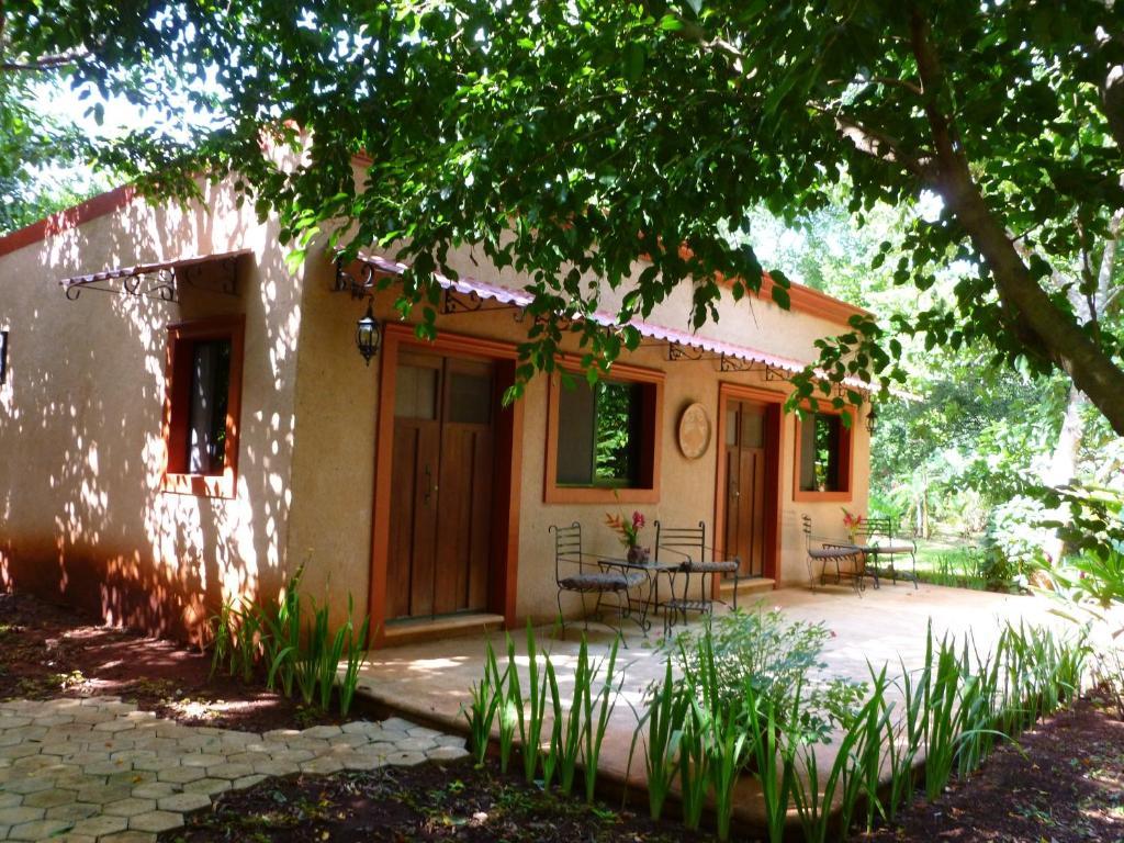 The Flycatcher Inn Retreat Hotel Santa Elena Екстериор снимка